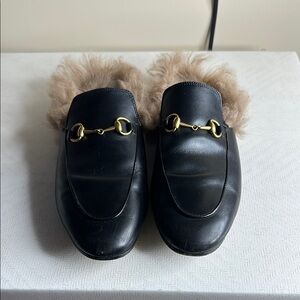Gucci Princeton Black Leather Mules with Fur Trim